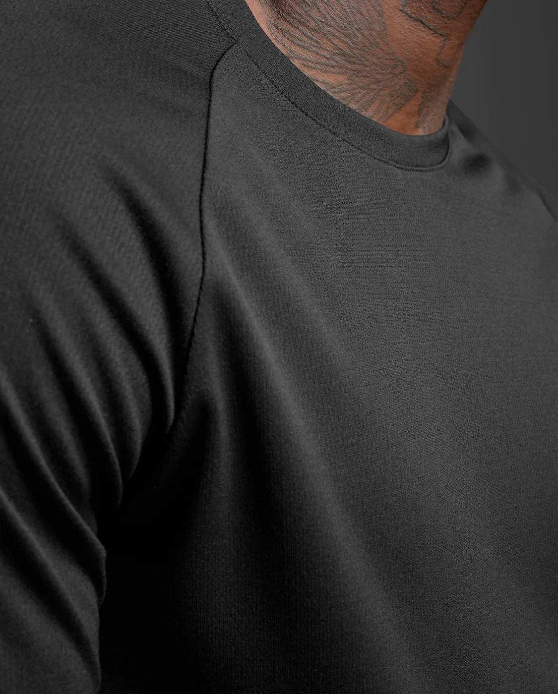 2XU Aero Long Sleeve - Mens - Image 2