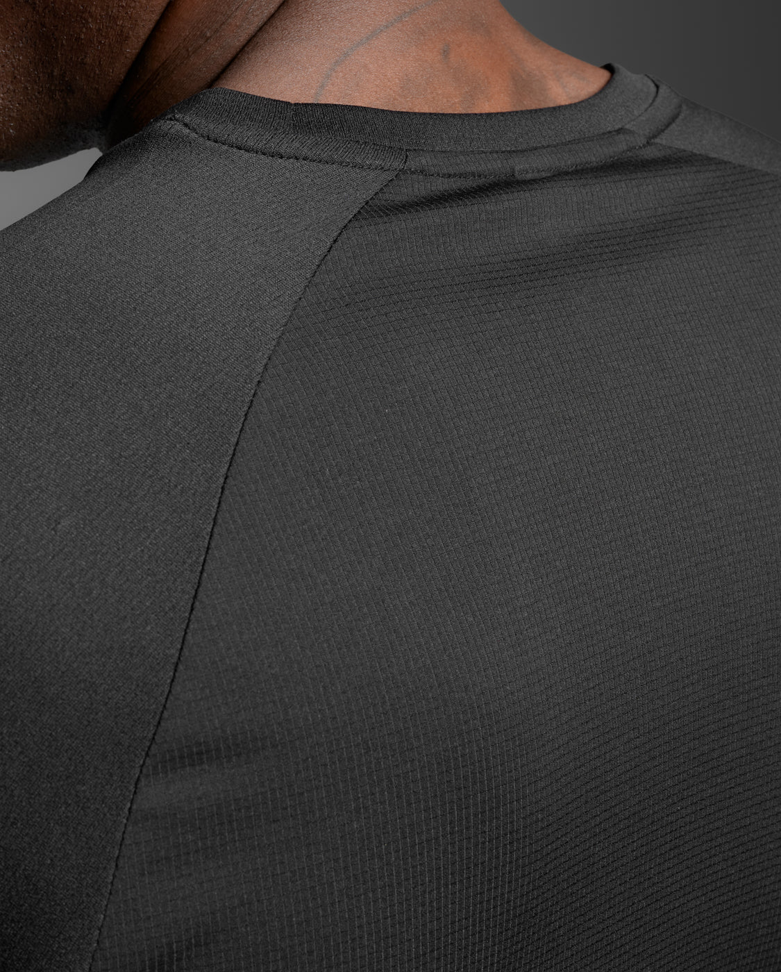 2XU Aero Long Sleeve - Mens - Image 3