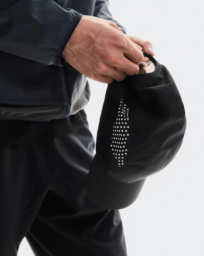 On Lightweight Cap - Black - Image 5