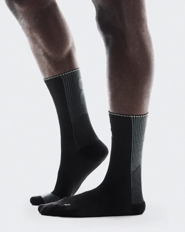 On Performance Run Sock High - Black / Eclipse - Image 2